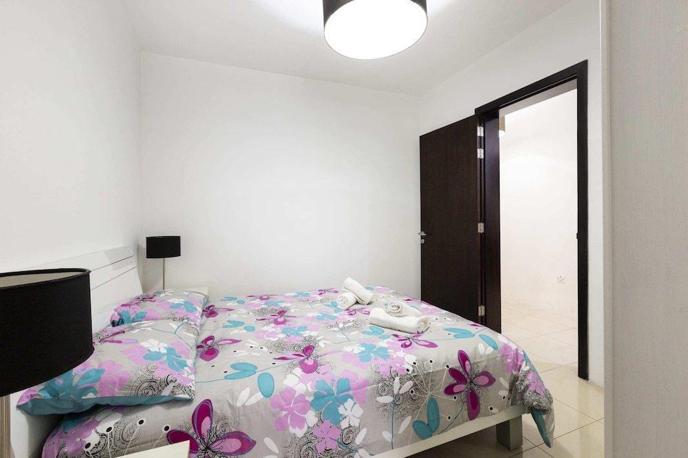 Sliema 2 Bedroom Apartment view 4