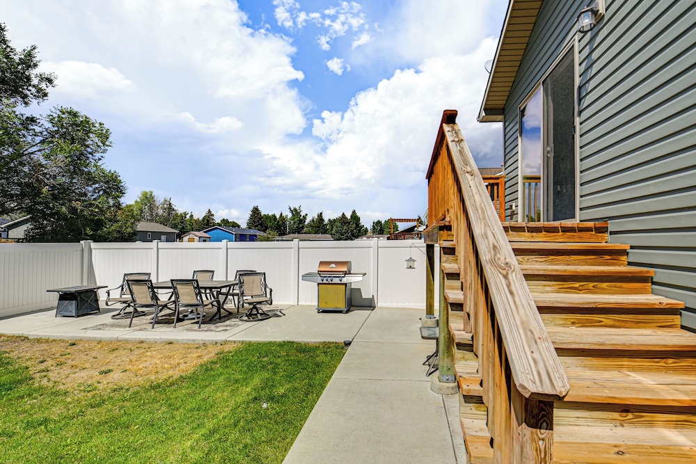 Walk to Downtown: Family-friendly Cody Home!