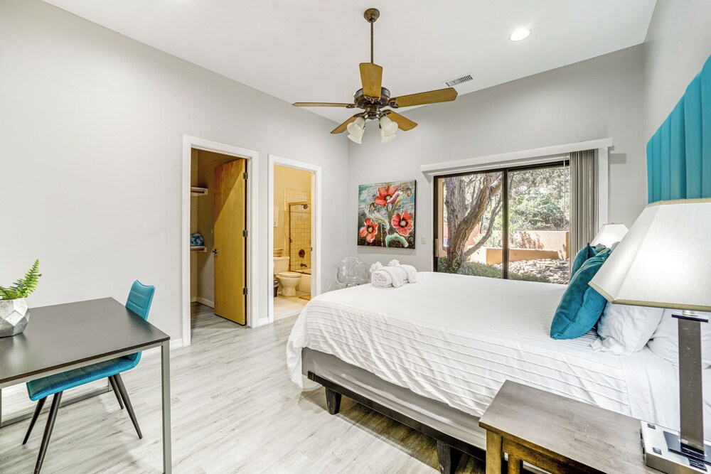 Group Getaway w/ Outdoor Oasis in Sedona!