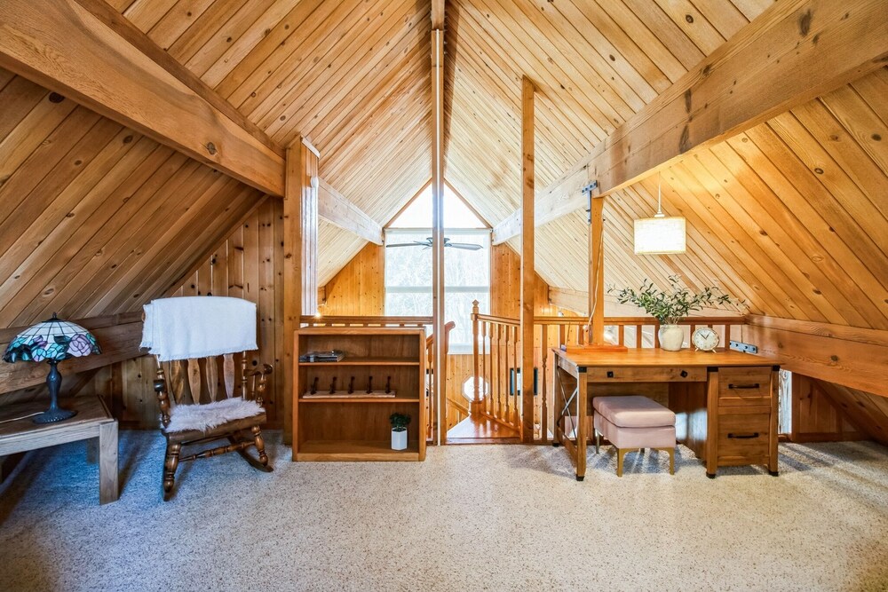 The Volpe Den 3 Bedroom Cabin
