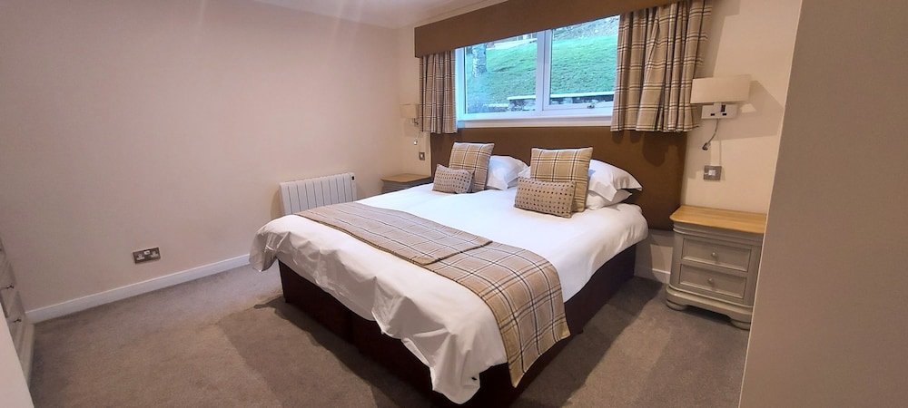 Loch Rannoch Highland Club Pine Marten Lodge 01