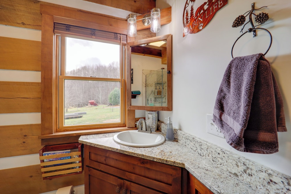Hike, Ski & More: Blue Ridge Mountain Escape