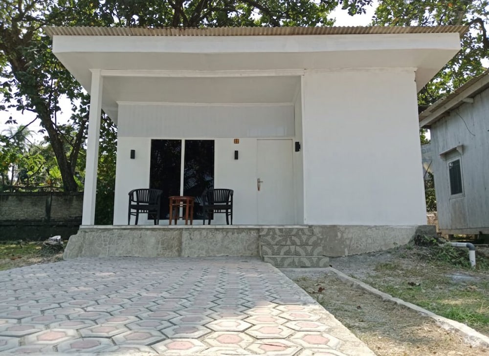 La Plage Beach Club & Resort