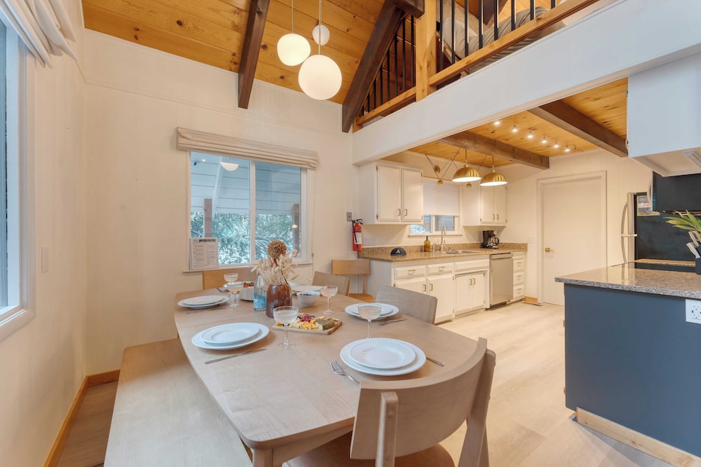 Cozy Modern Cabin w/ Sauna & Fireplace 5 Mins to Lake Peaceful Tahoe Retreat by Avantstay