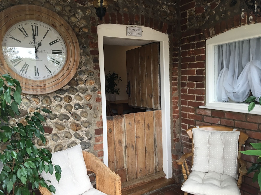 Primrose Cottage view 2