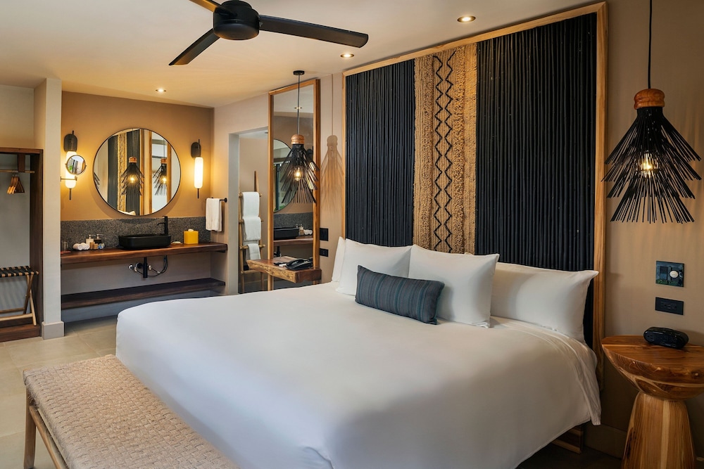Punta Islita, Autograph Collection