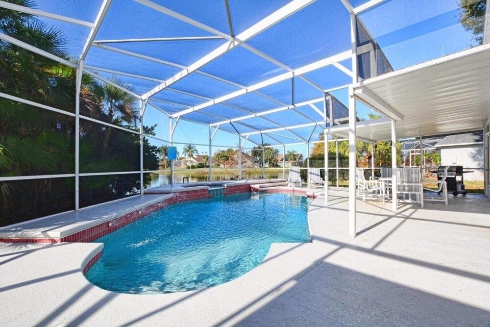 Beautiful Waterfront Home Close To Disney!large Spacious Layout, Pool & Wifi 4 Bedroom Home