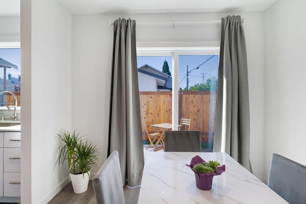 2BR Modern Gem Private Yard by Recreation view 2