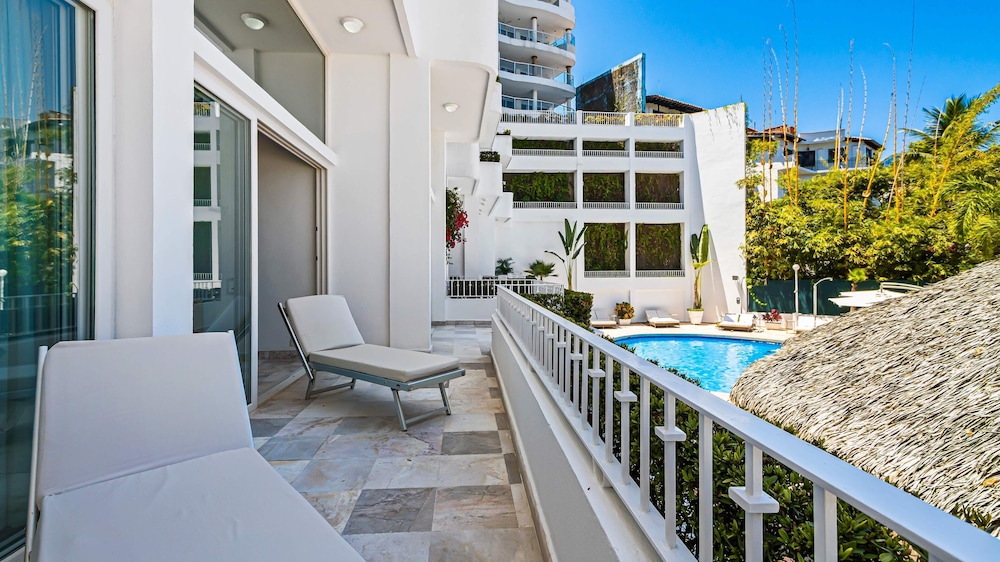 HOLT Grand Miramar Residences