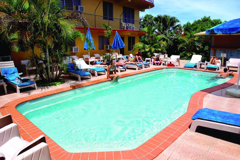 Nadi Bay Resort Hotel - Image 1