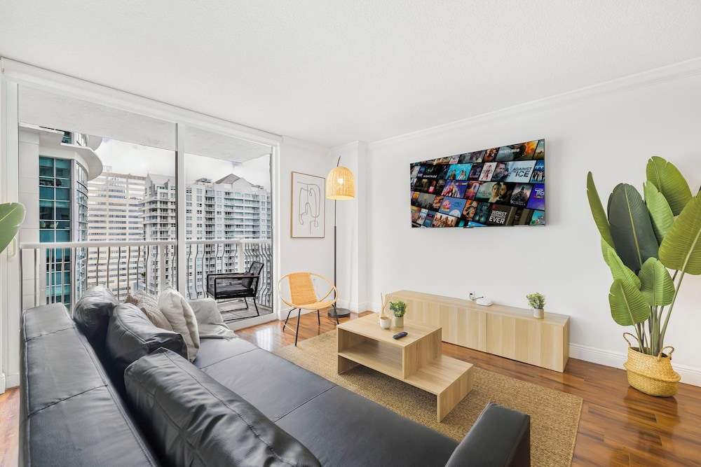Relax & Feel The Good Vibes In Our Condo