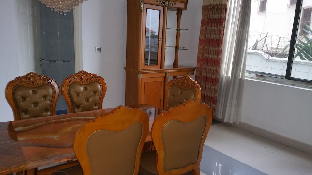 Dream Court Apartment