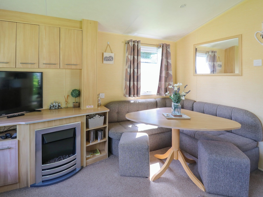 Caravan 2 at Blackmoor Farm