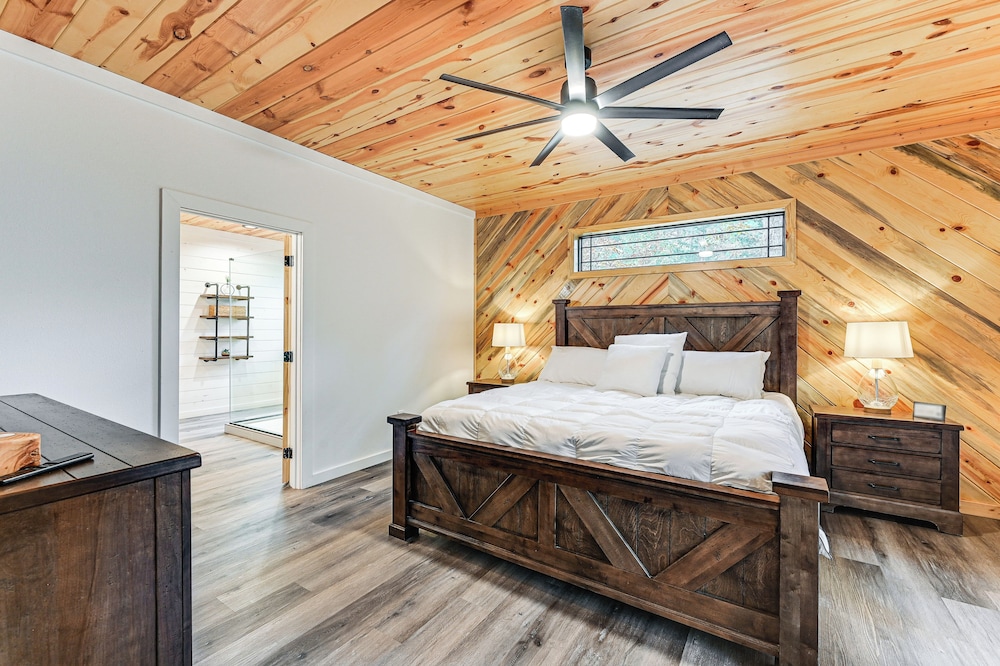 6 Mi to Broken Bow Lake: Home w/ Game Room!