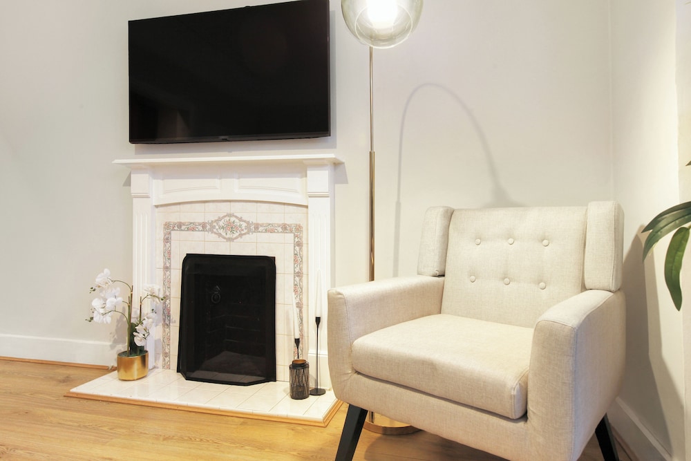 Redcliffe Square Flat