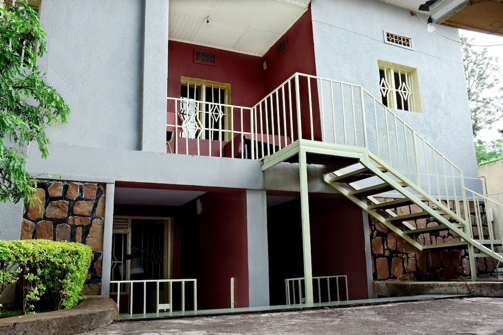 Tinho Guest House