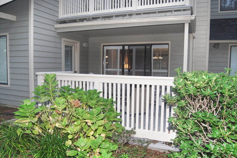 West Hyde Park 14b 2 Bedroom Villa by RedAwning