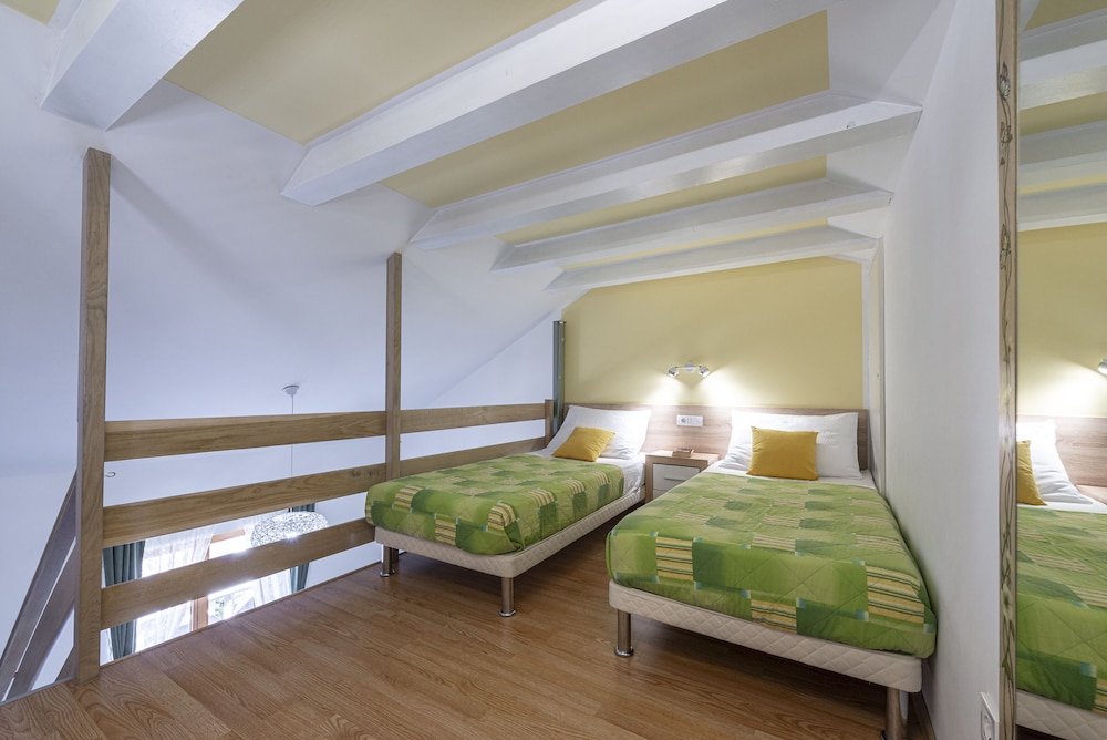 Cina Apartments
