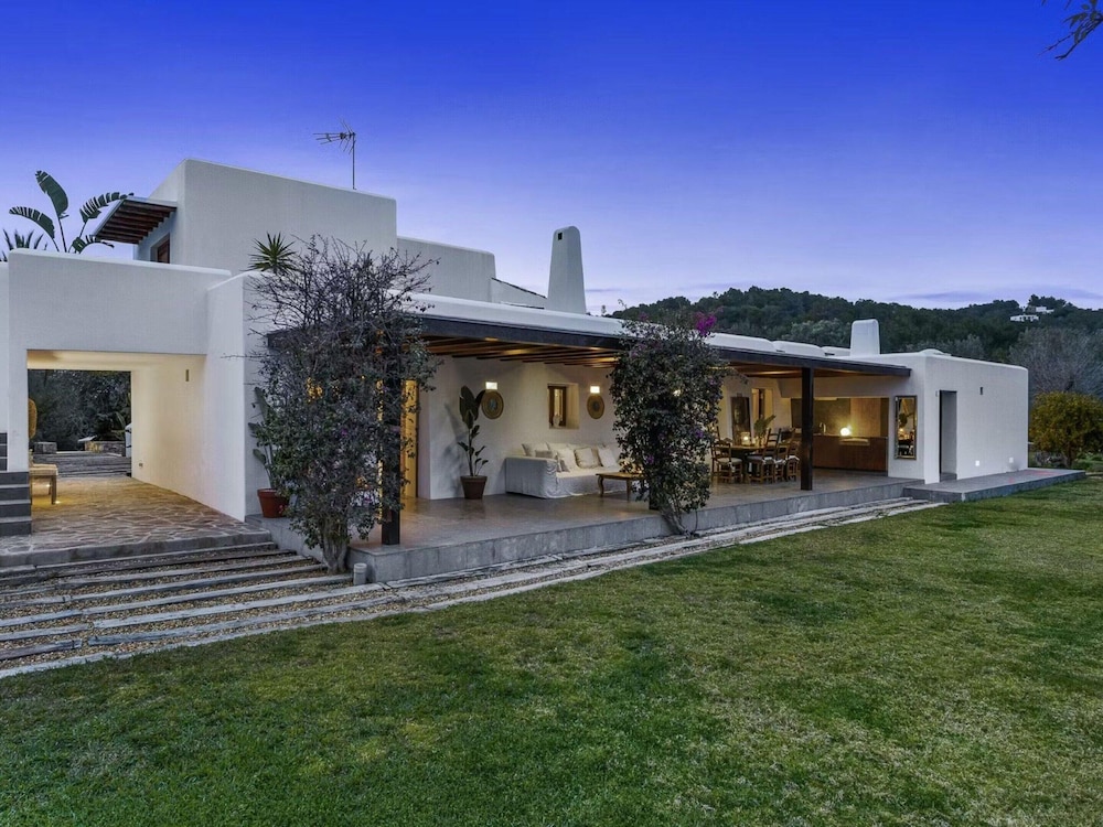 Rural Hideaway Villa in Stcarlos