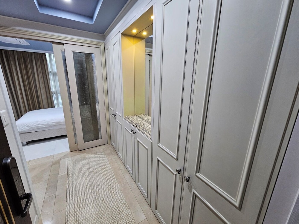 W Residence Hotel Centum City 46