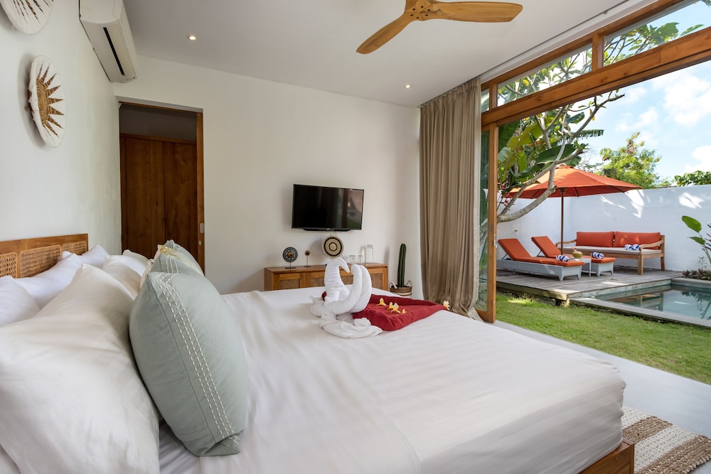 Beautiful Boho-chic 4br Tropical Villa in Pererenan Canggu