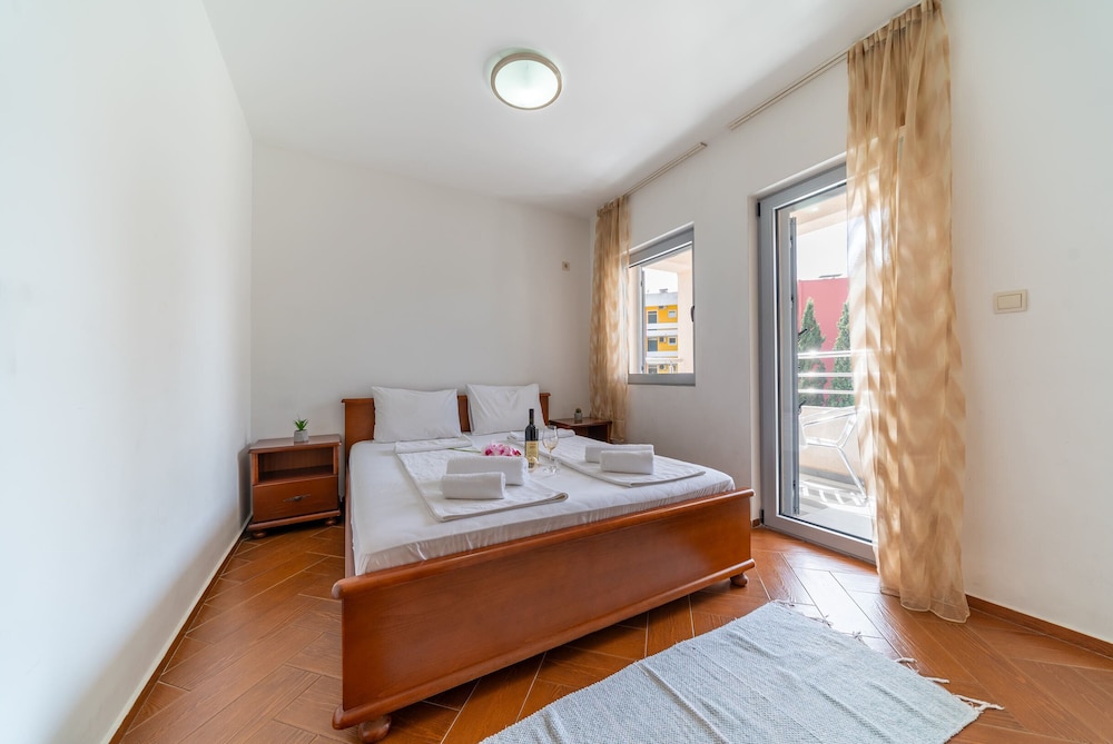 SMS Apartments