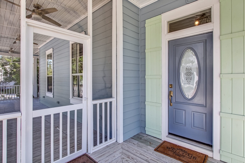 1016 San Fernando Street 3 Bedroom Home by RedAwning view 4