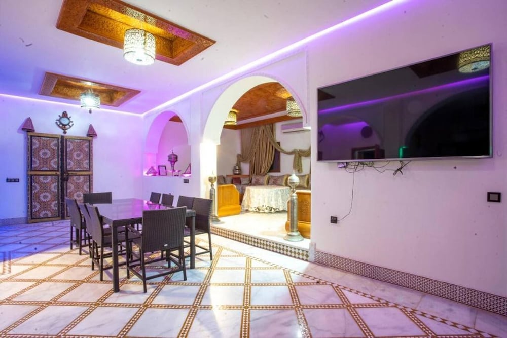 Villa Familiale De 5 Chambres Avec Piscine
