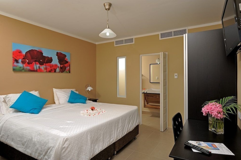 Eden Beach Resort
