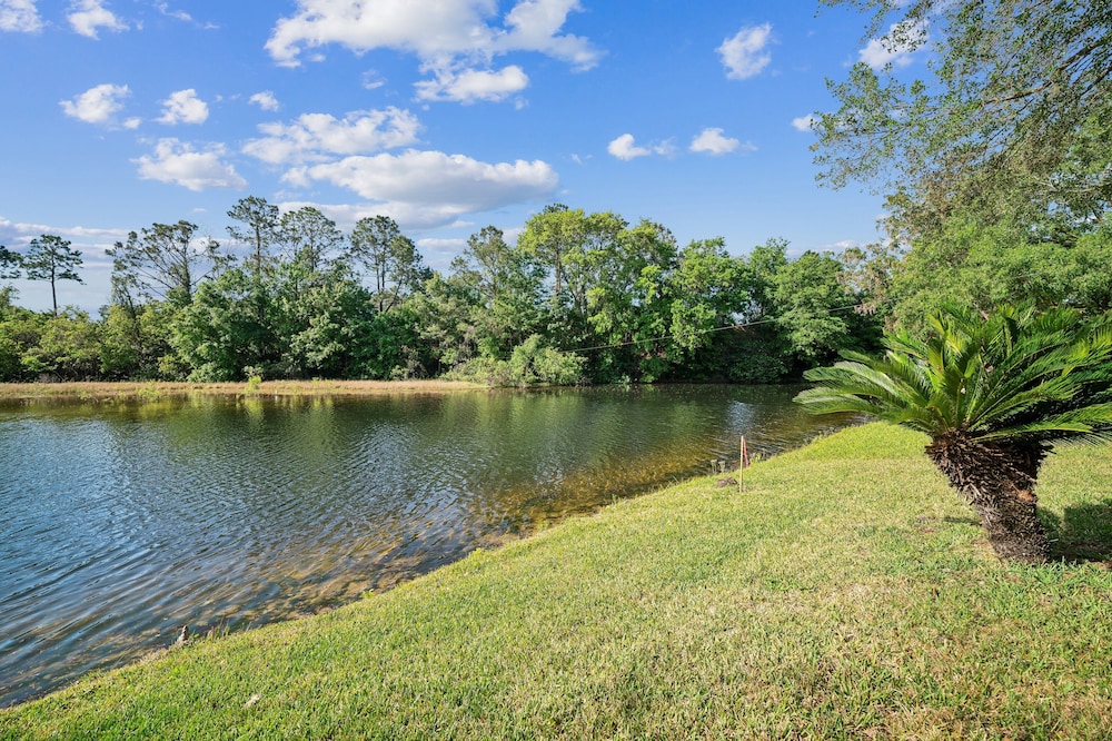 Pondside Perch - Your Waterfront Retreat 3 Bedroom Home