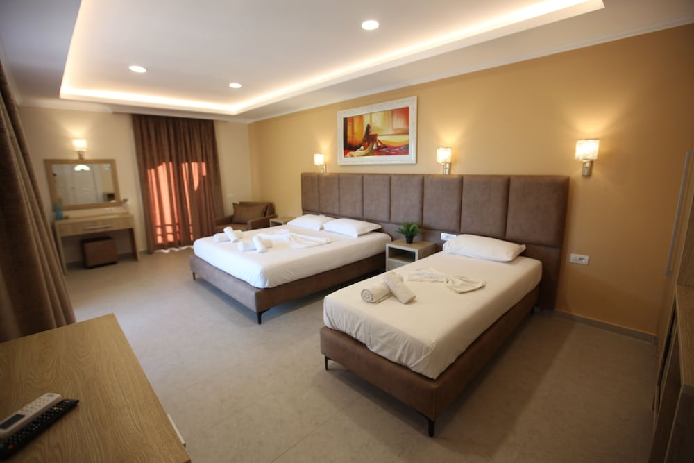 Karos Hotel Llaman