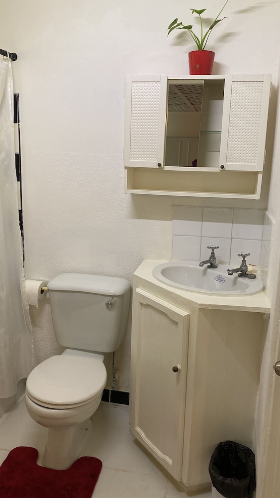 Barbados Chi Guest House