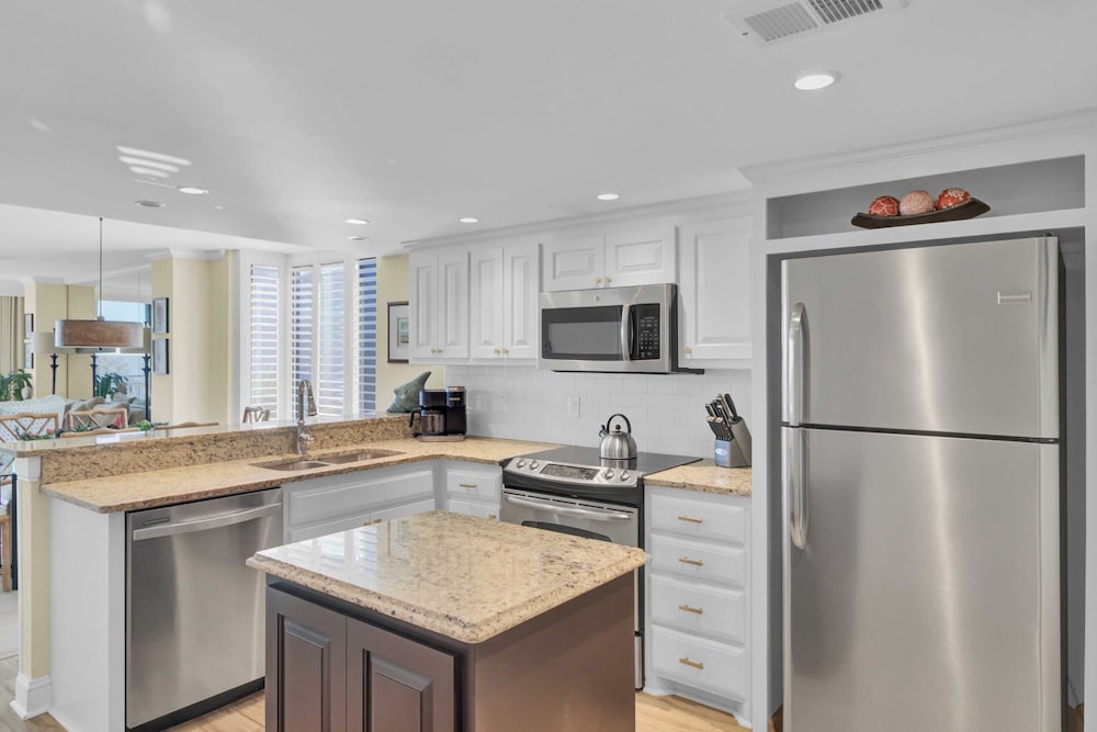 Oceanfront w/ Pool + Beach Access & Balcony View 312 B Shipwatch by Avantstay