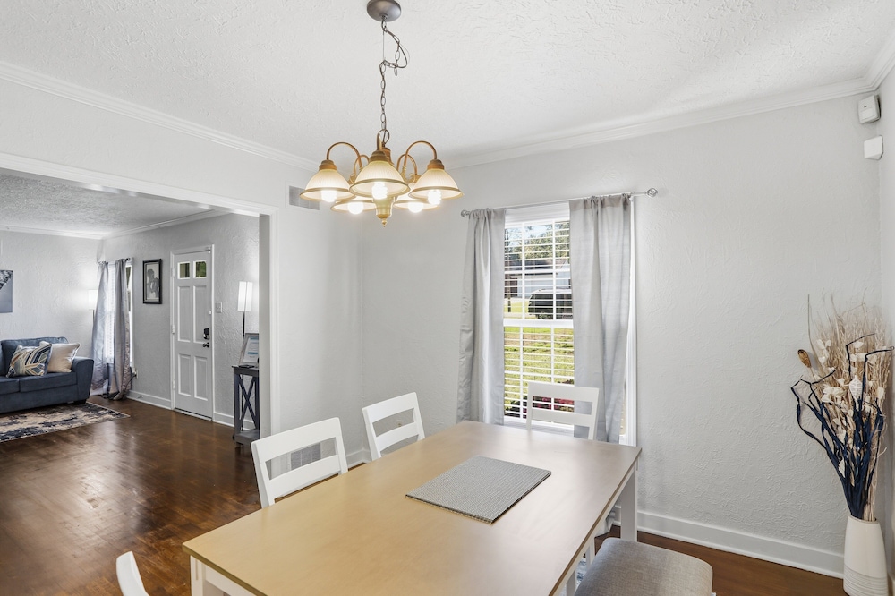 Bluff City Gem With Game Room 3 Bedroom Home