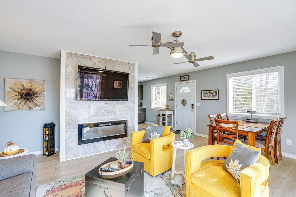 3 Mi to the Lake: Rocky Mount Home w/ Water Views!