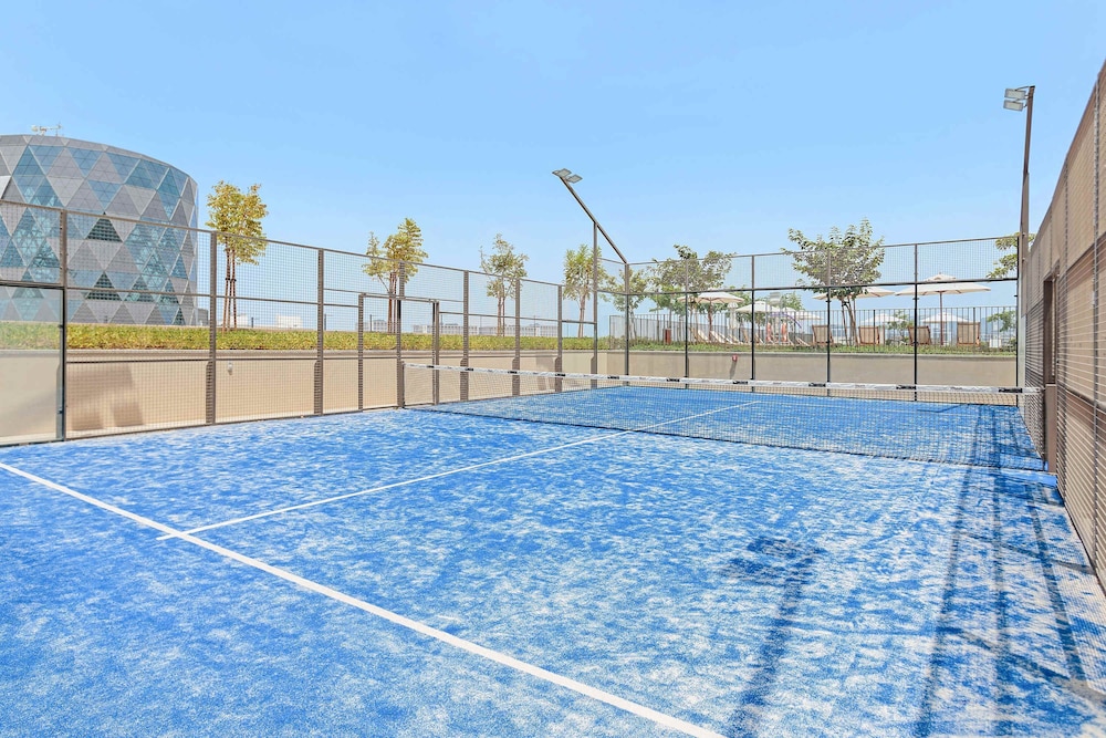 Elegant 2-bedroom in Dubai Hills With Pool and gym