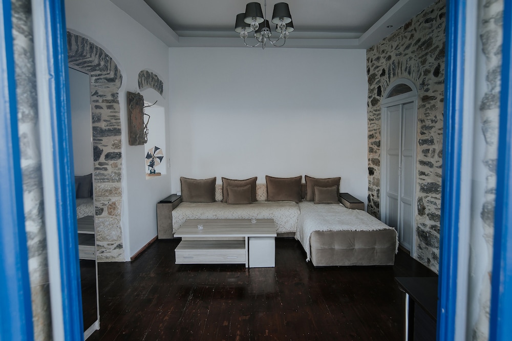 Amorgis Seaside Villa photo 4