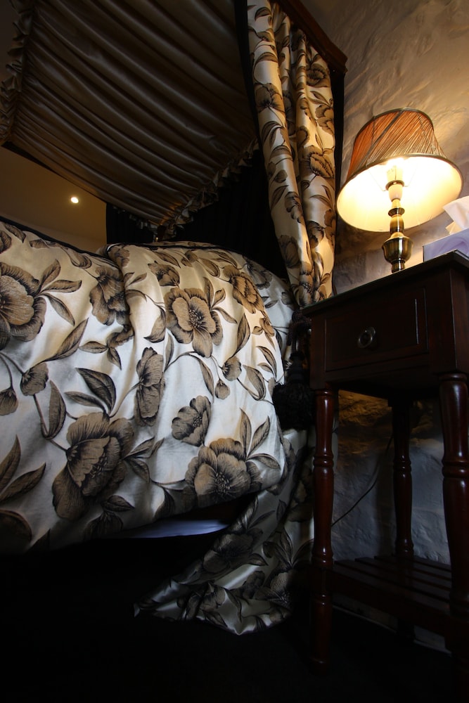 The Oxenham Arms