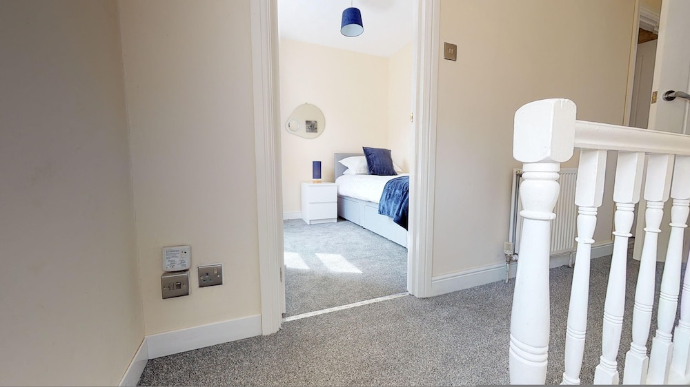Stayzo Westminster Stylish House Accommodation