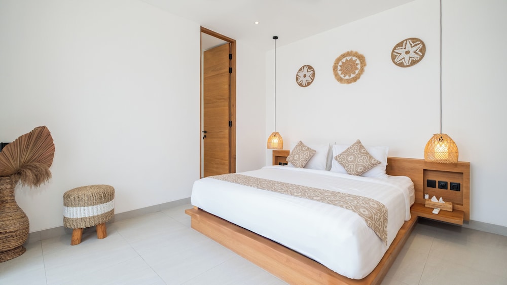 Loona Palm Villas by Villa Finder