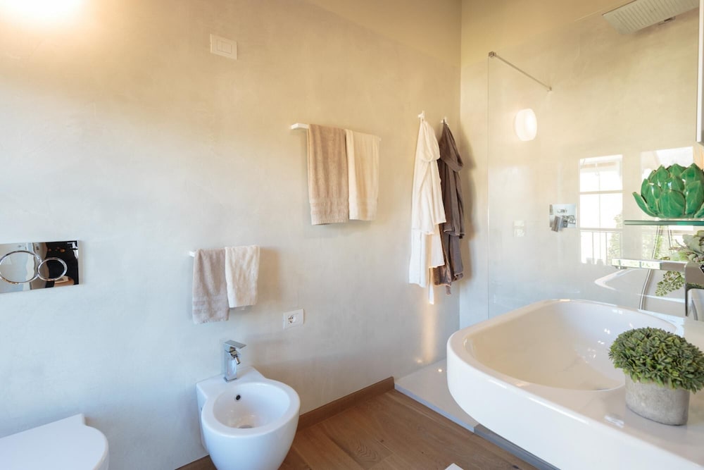 Villa Riviera in Pieve a Elici view 4