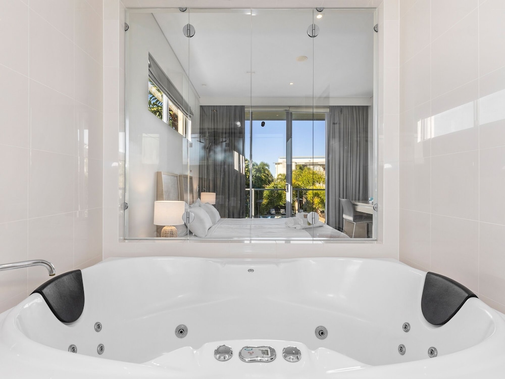 Luxury Apartments on Bells Boulevard