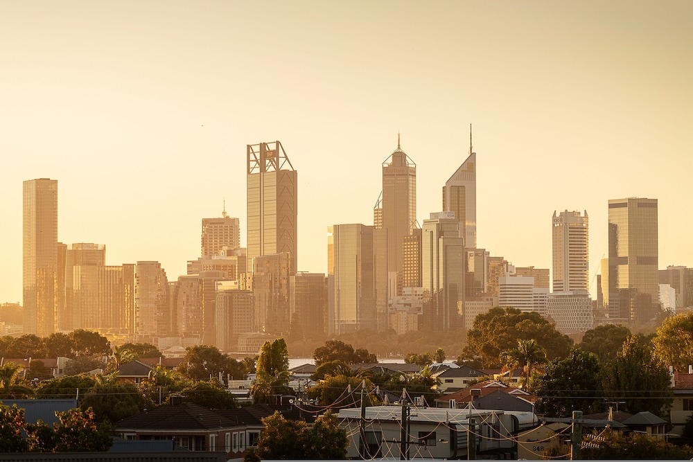Designer Luxury 3brd - Epic Views - South Perth