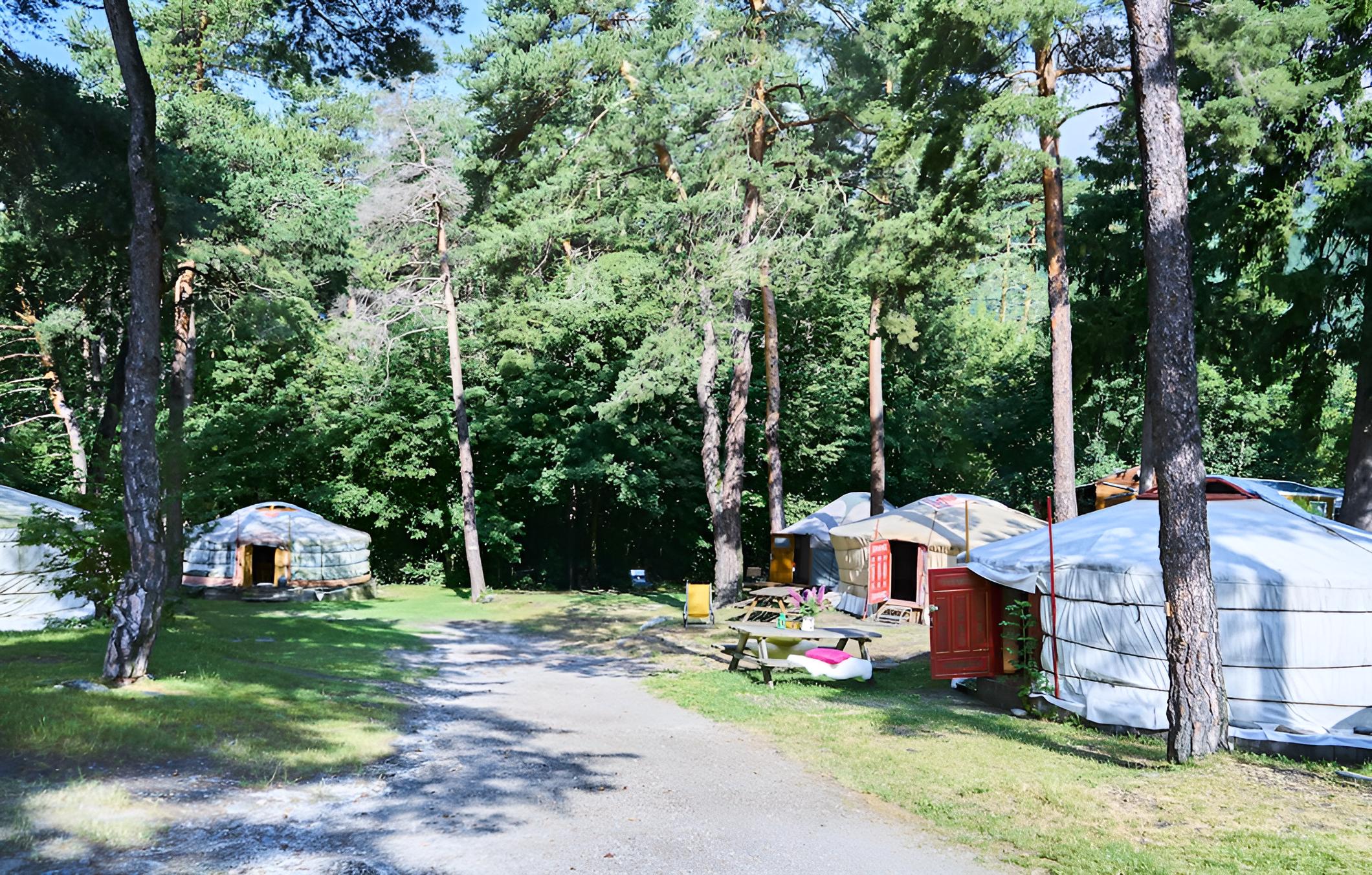 Yourtes Camping Le Reclus