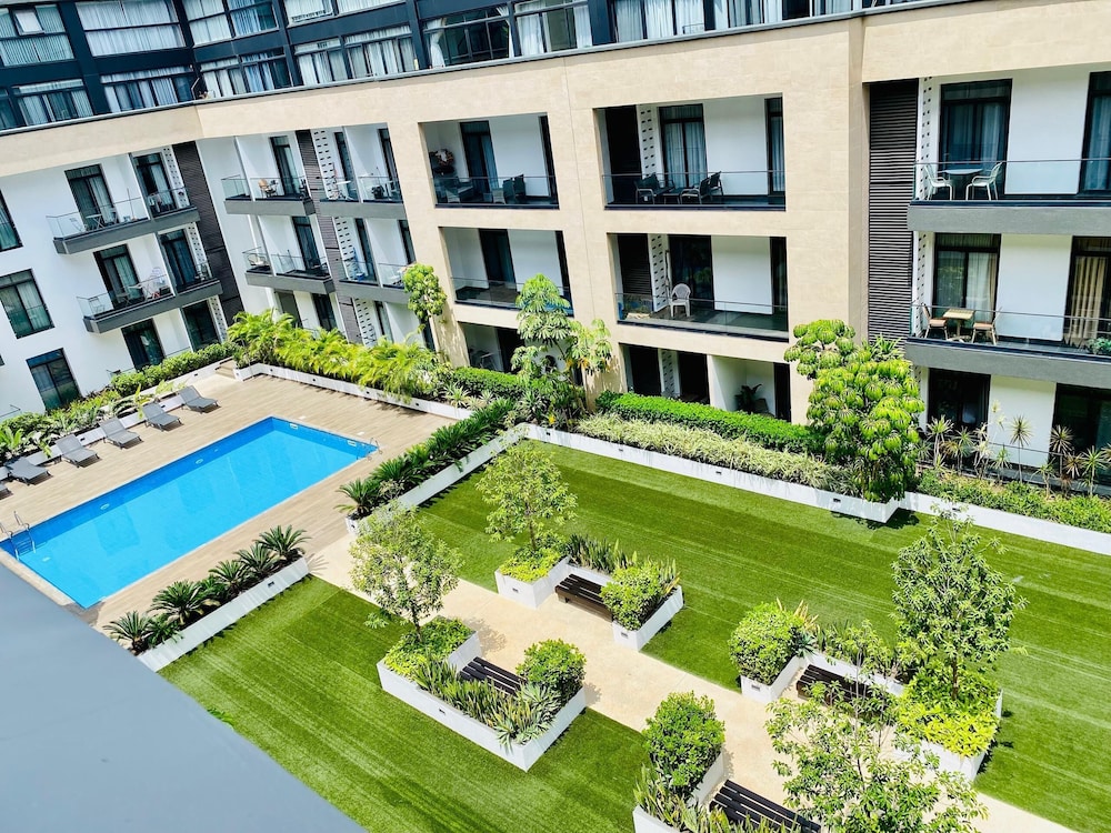 Meraki Homes at Embassy Gardens