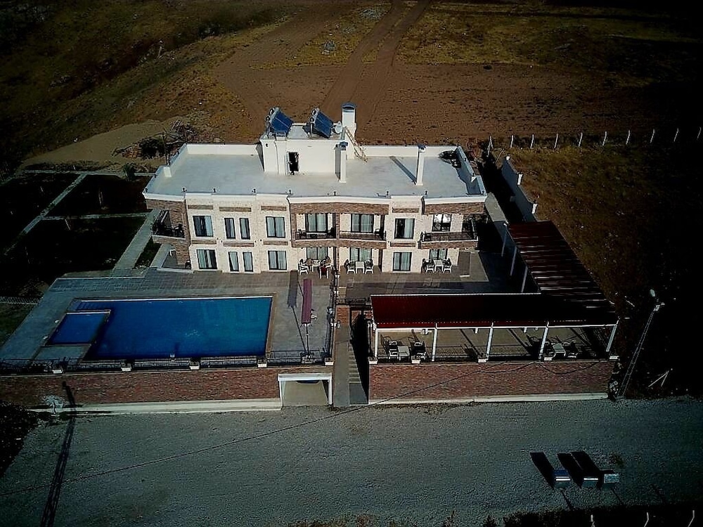 Photo 12
