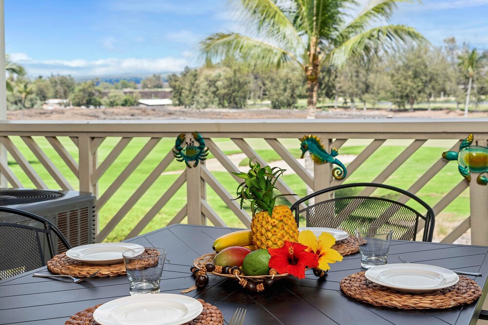 Concierge Included - Walk to Restaurants & Shopping - AC - Infinity Pool! -vrkcv