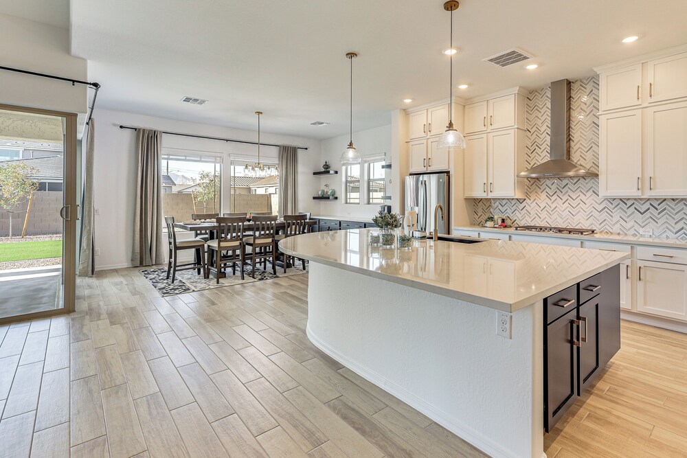 Getaway w/ Fenced Yard: 4 Mi to Phoenix Raceway