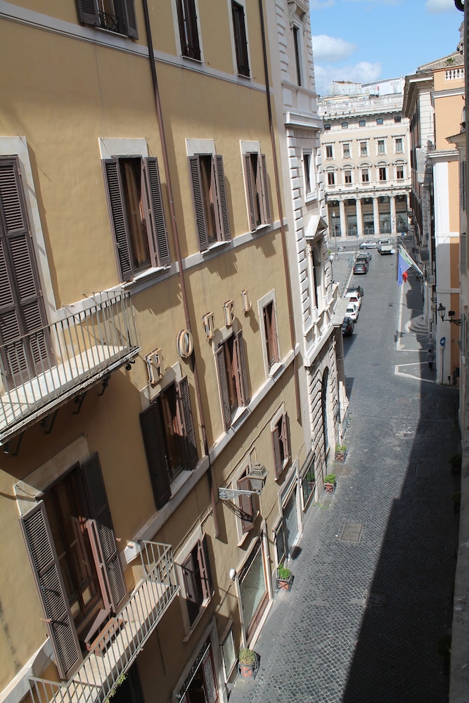 Colonna Collection