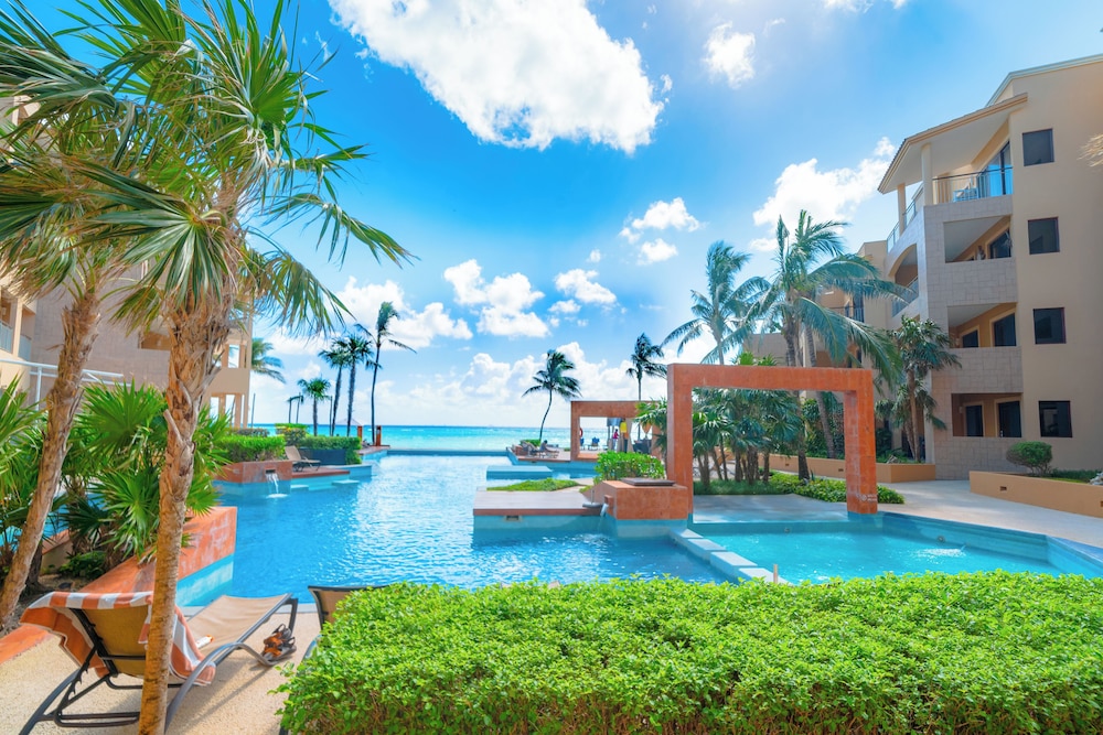 Beachfront 3 BR - At El Faro Surf 405
